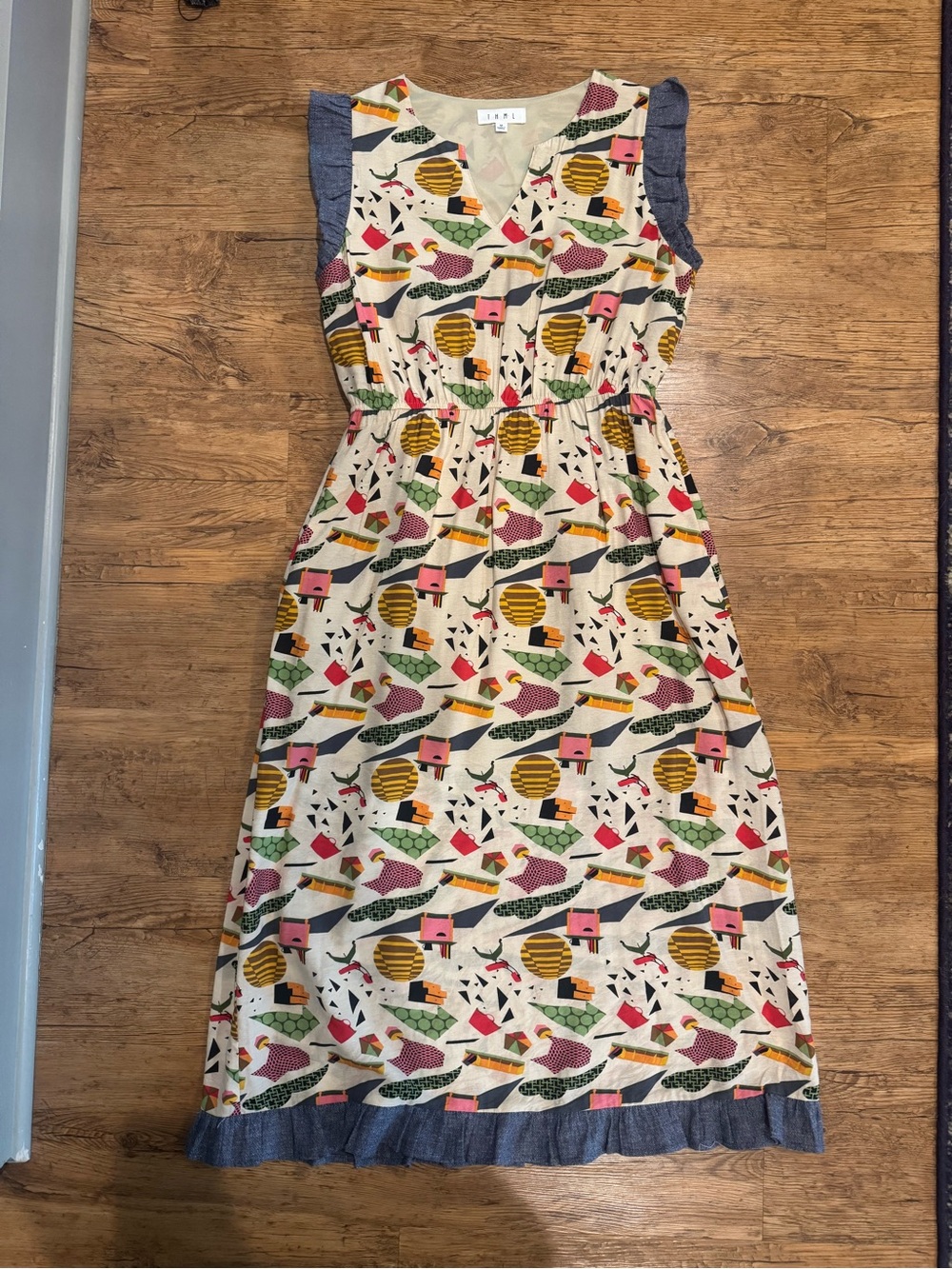 THML Novelty Print Midi Dress Ruffle Sleeve Pockets Size Medium - Picture 4 of 6
